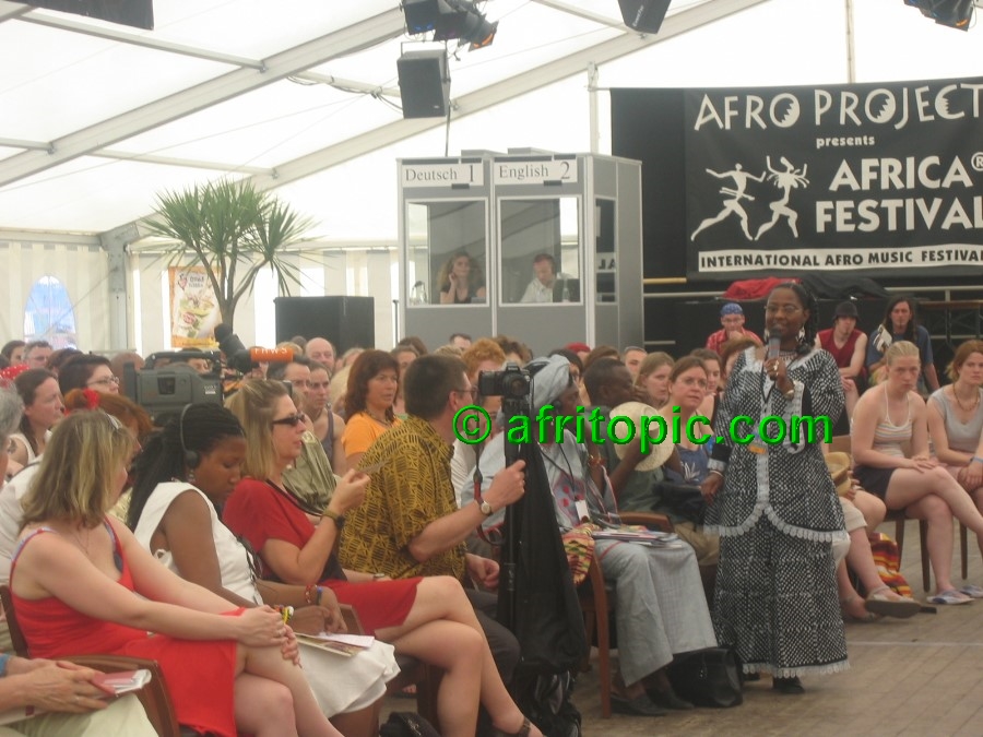 ../Images/AfricaFestival-28-29May05 028.jpg